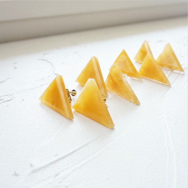 14kgf*Yellow Aventurine Triangle pierced earring / earring