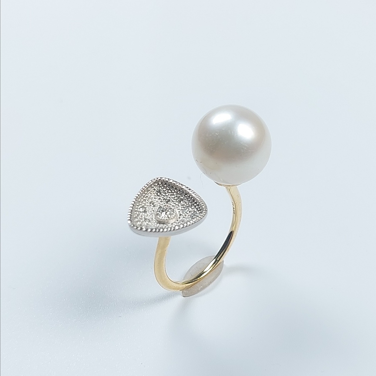 K18 Utopara PT South Sea White Pearl Diamond Ring