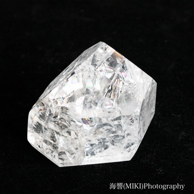 【海響(MIKI)セレクトクリスタル レインボークラック水晶 ポイント#094】エネルギークリアリング＆チャージ付き 浄化、保護、ヒーリング、瞑想に！ 送料無料