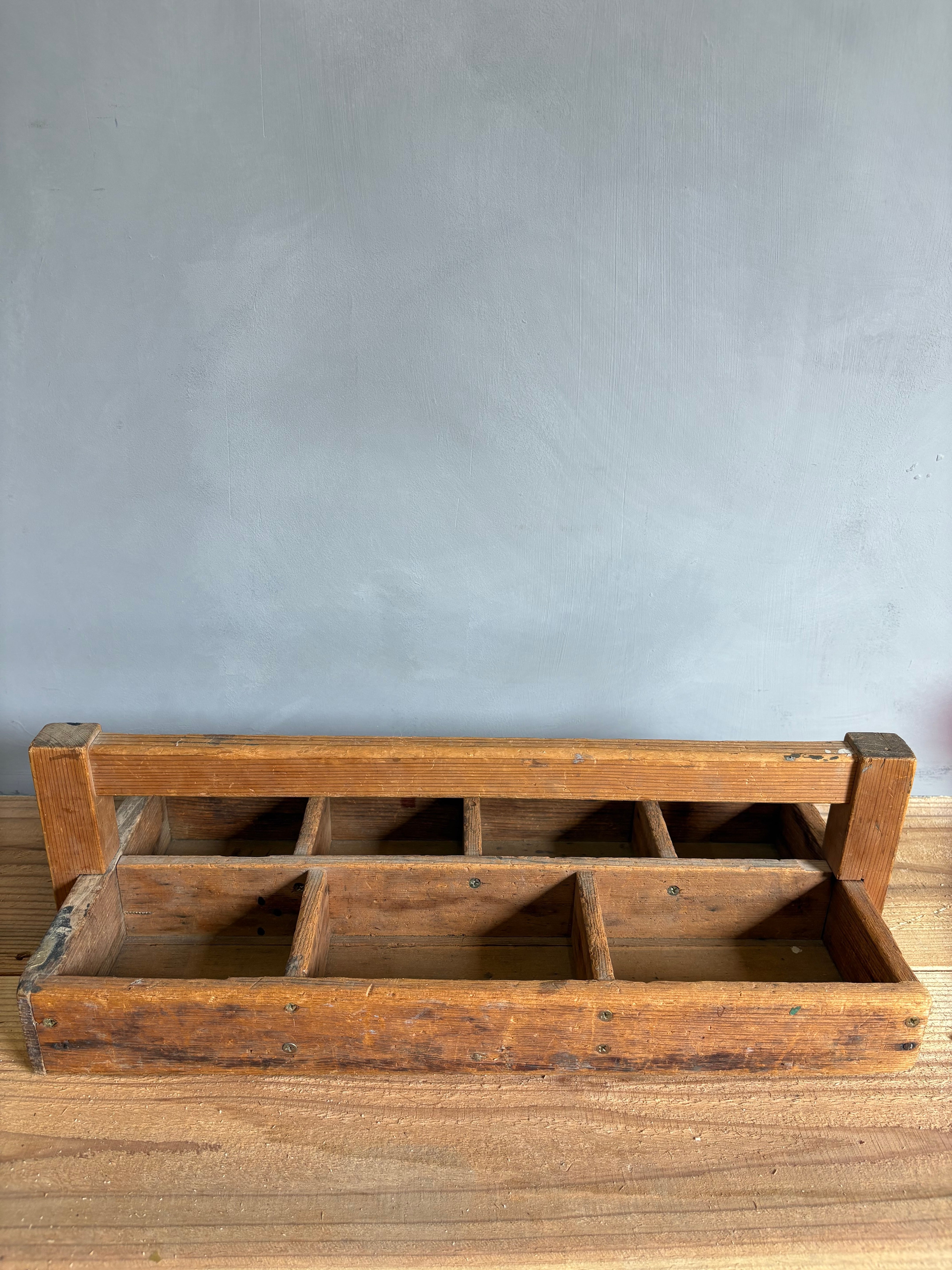 st11 持ち手付き釘箱