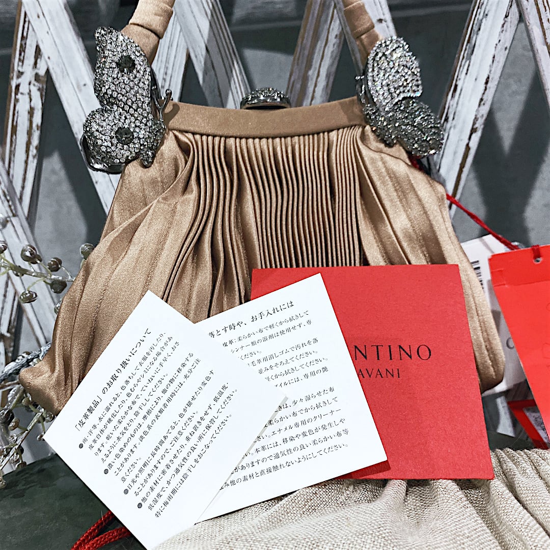 VALENTINO > 未使用品イタリア製ヴァレンティノバタフライモチーフ