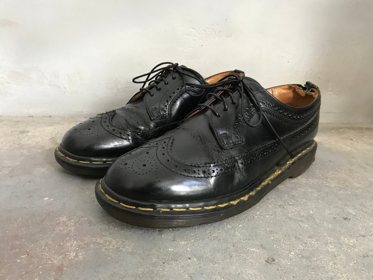 Dr.Martens 5 holes Wing Tip MADE IN ENGLAND