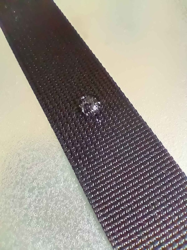 新発売！　水をはじく撥水加工ずみナイロンテープ 高密度織 25mm幅 1.2mm厚 黒 1m単位