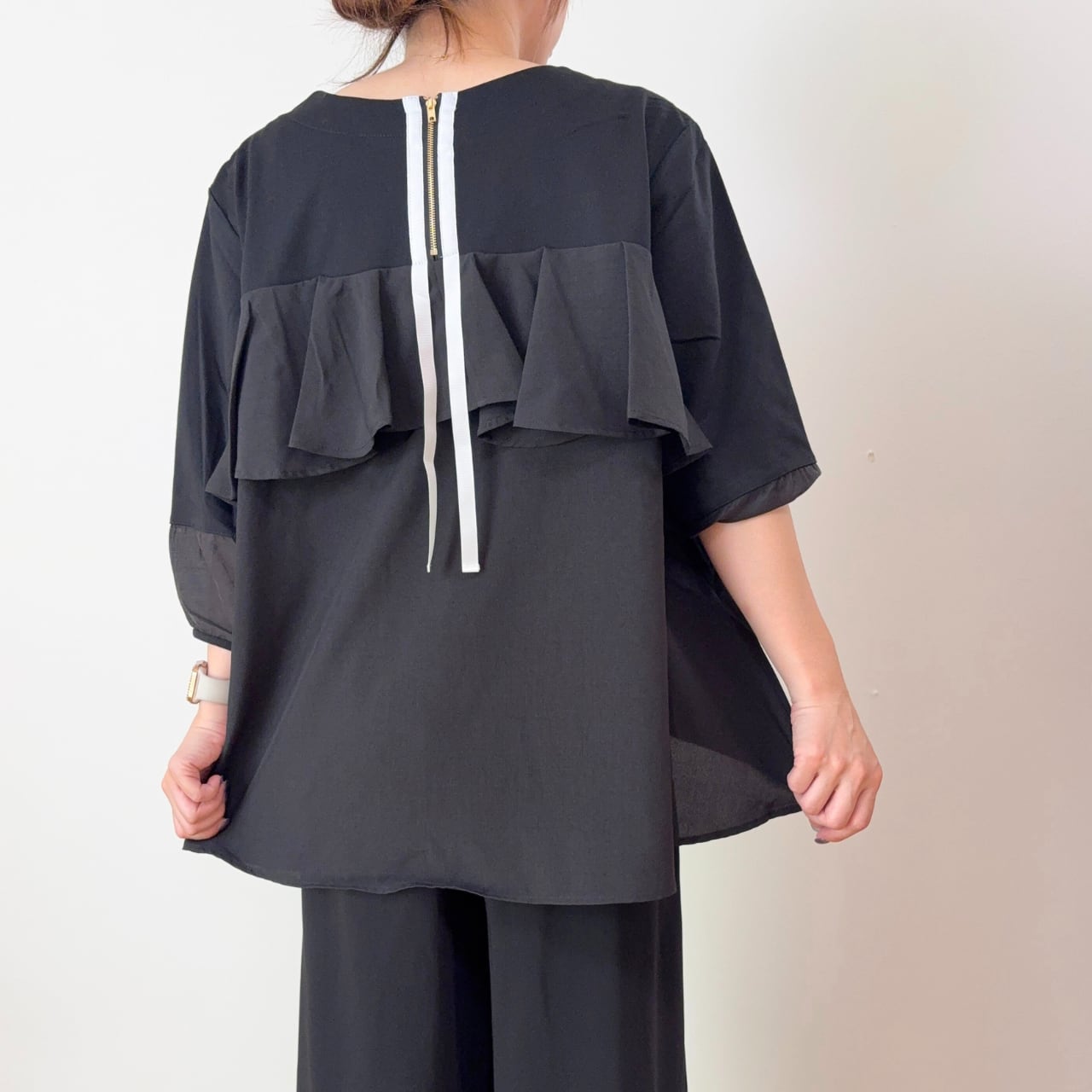 リピート商品❣️バックリボンフリルカットソー希少色多少あり(白・紺)