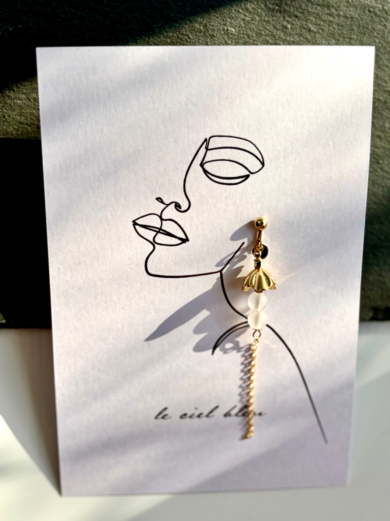 垂れ下がるこの花の実は 水晶 ゴールド/シルバー