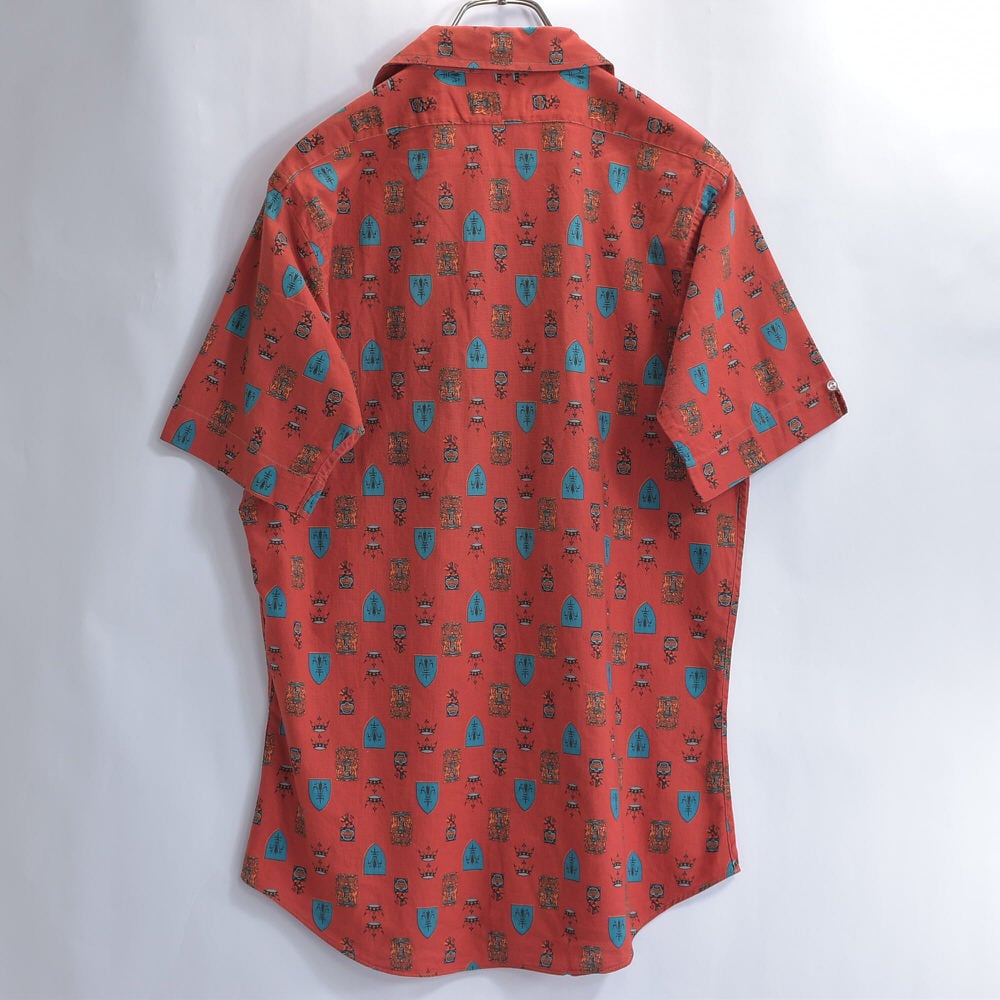 vintage ヴィンテージ レトロ古着 エンブレム柄シャツ 赤 騎士 ナイト HingKee エンブレム 総柄デザイン イタリアンカラー コットン シャツ