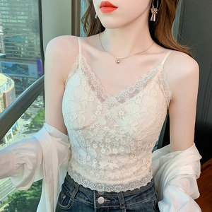 トップス レトロ レース キャミソール ショート Vネック スリム ストレート 切り替えデザイン 刺繍 大人可愛い きれいめ シンプル 大人 上品 おしゃれ レトロ こなれ感 セクシー 抜け感 花柄 フラワー 春 夏 秋 10代 20代 デート お出かけ 休日 着回し 普段使い 重ね着 ファッション コーデ スタイル モテ 脚長 サイズ S M L XL 色展開 アプリコット ブラック 黒