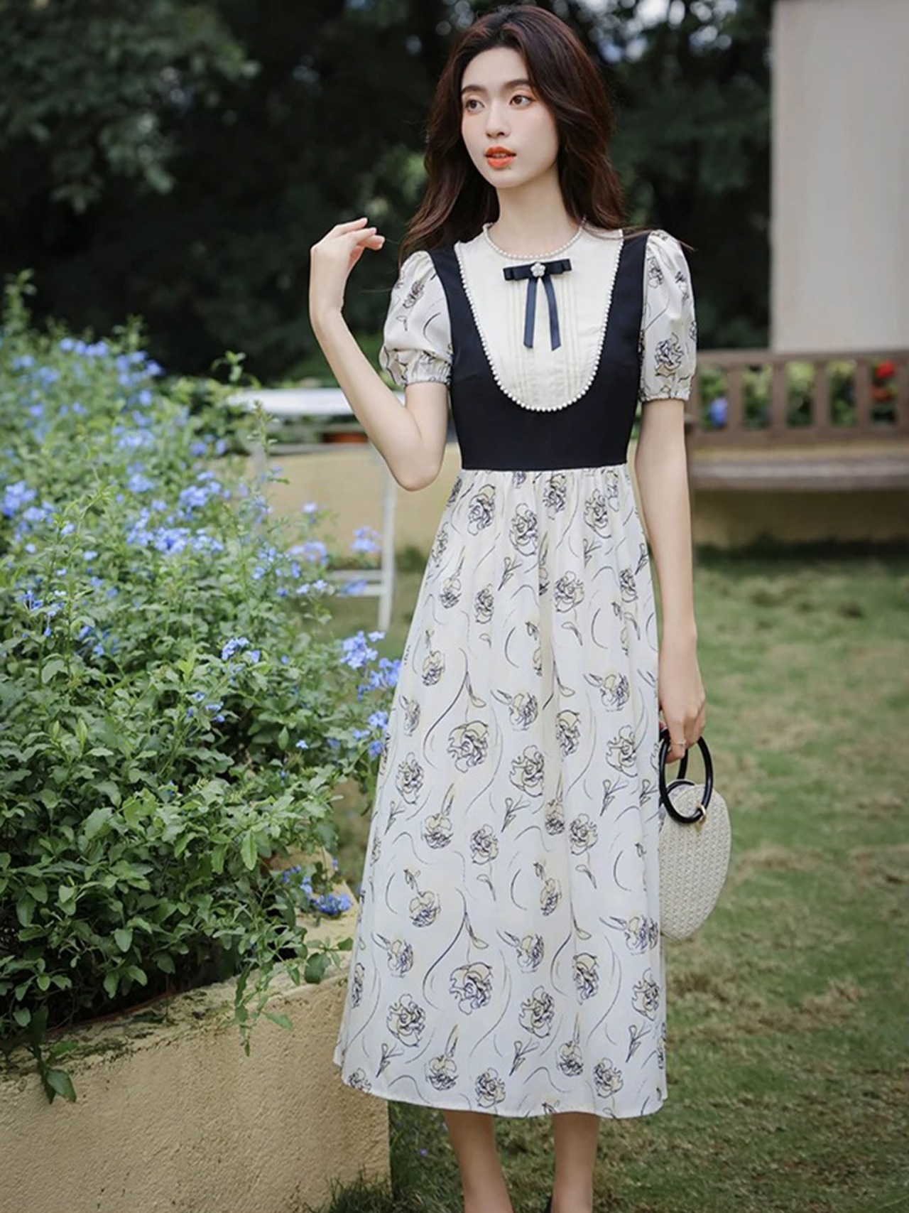 【0038】Vintage Floral French Short Sleeve Dress