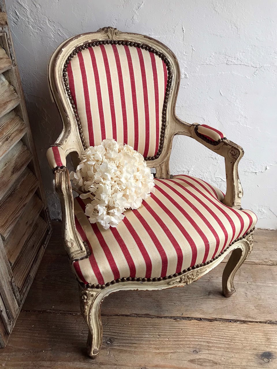 赤ストライプキッズ 猫脚 アームチェア 子供 椅子 | Brocante de La