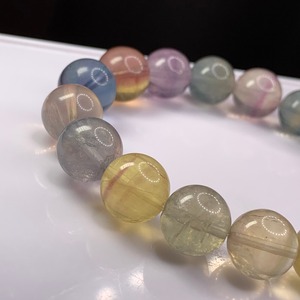 f129.透明度有り♪落ち着いた色合い♪フローライトブレスレット