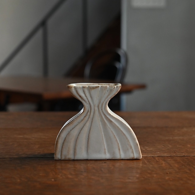 OluNoA / フラワーベース〈 花瓶・花器・一輪挿し・陶器・インテリア・置物 〉