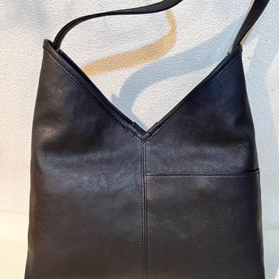 B.stuff　Vカットバッグ