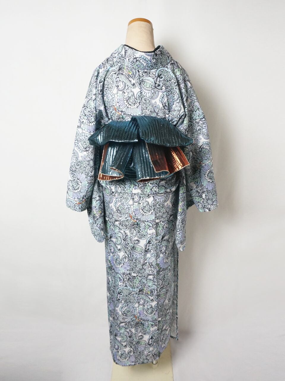受注商品】Rumi Rockキモノ「チェルシー」ホワイト [A1658 受注商品】Rumi Rockキモノ「チェルシー」ホワイト [A1658