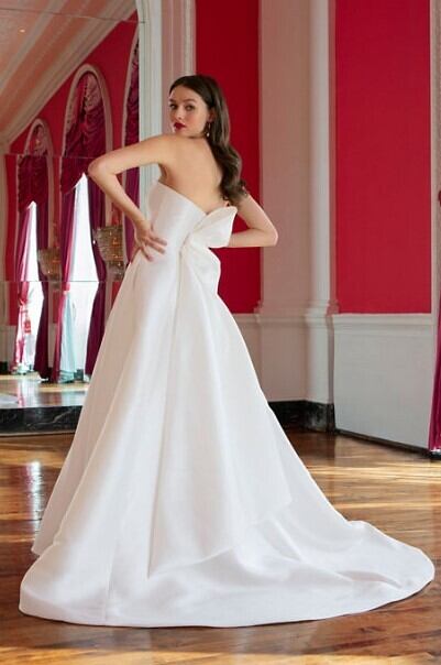 ウェディングドレス ベアトップ スリット 細見えシルエット 披露宴  