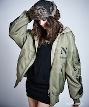 【直営限定ITEM】バックペイントフーディードッキングMA-1 (KHAKI) CQ-47059H
