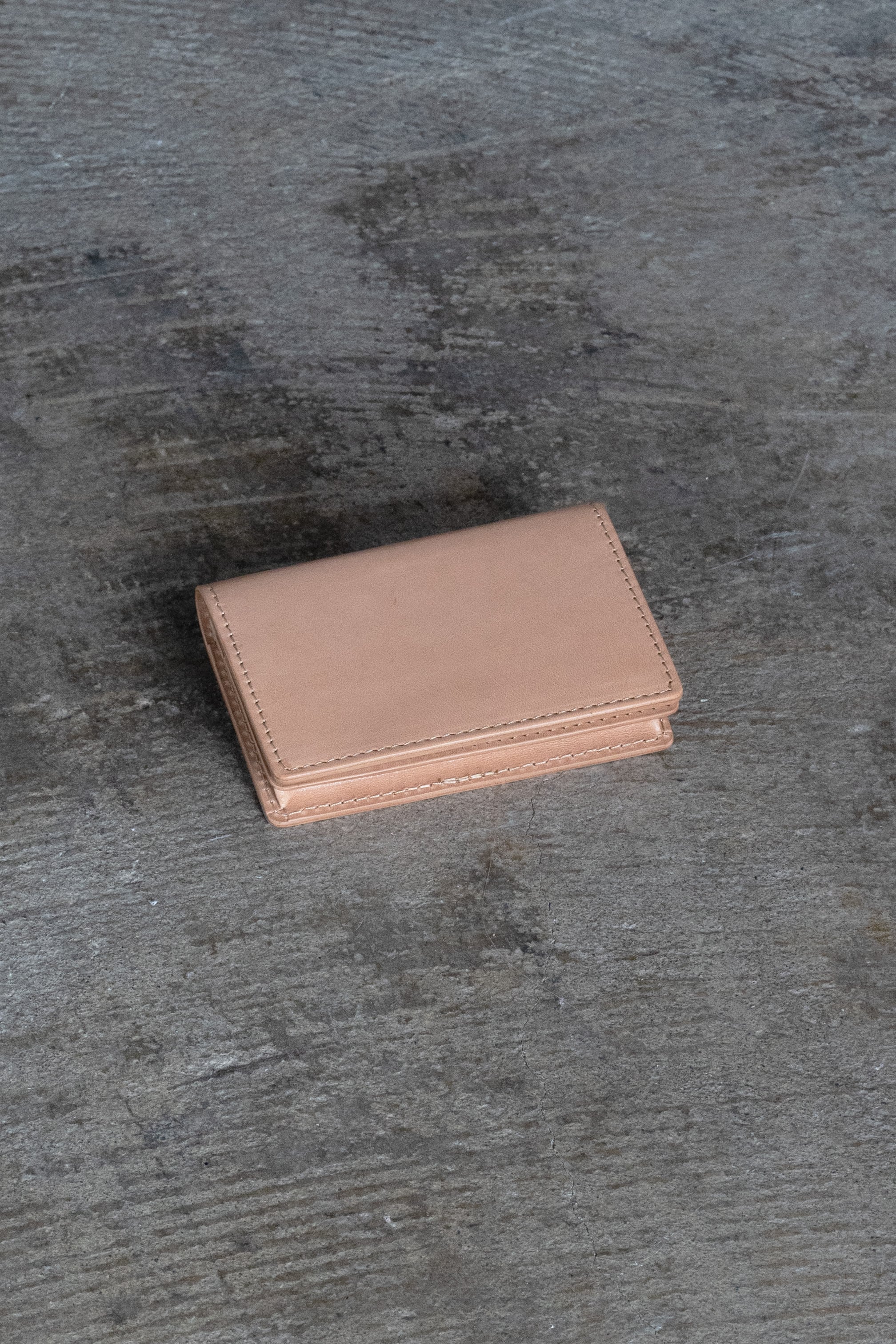 栃木レザー　ヌメ革クッション・差布団／１枚革．高級サロン御用達 栃木レザー ヌメ革クッション・差布団／1枚革．高級サロン御用達