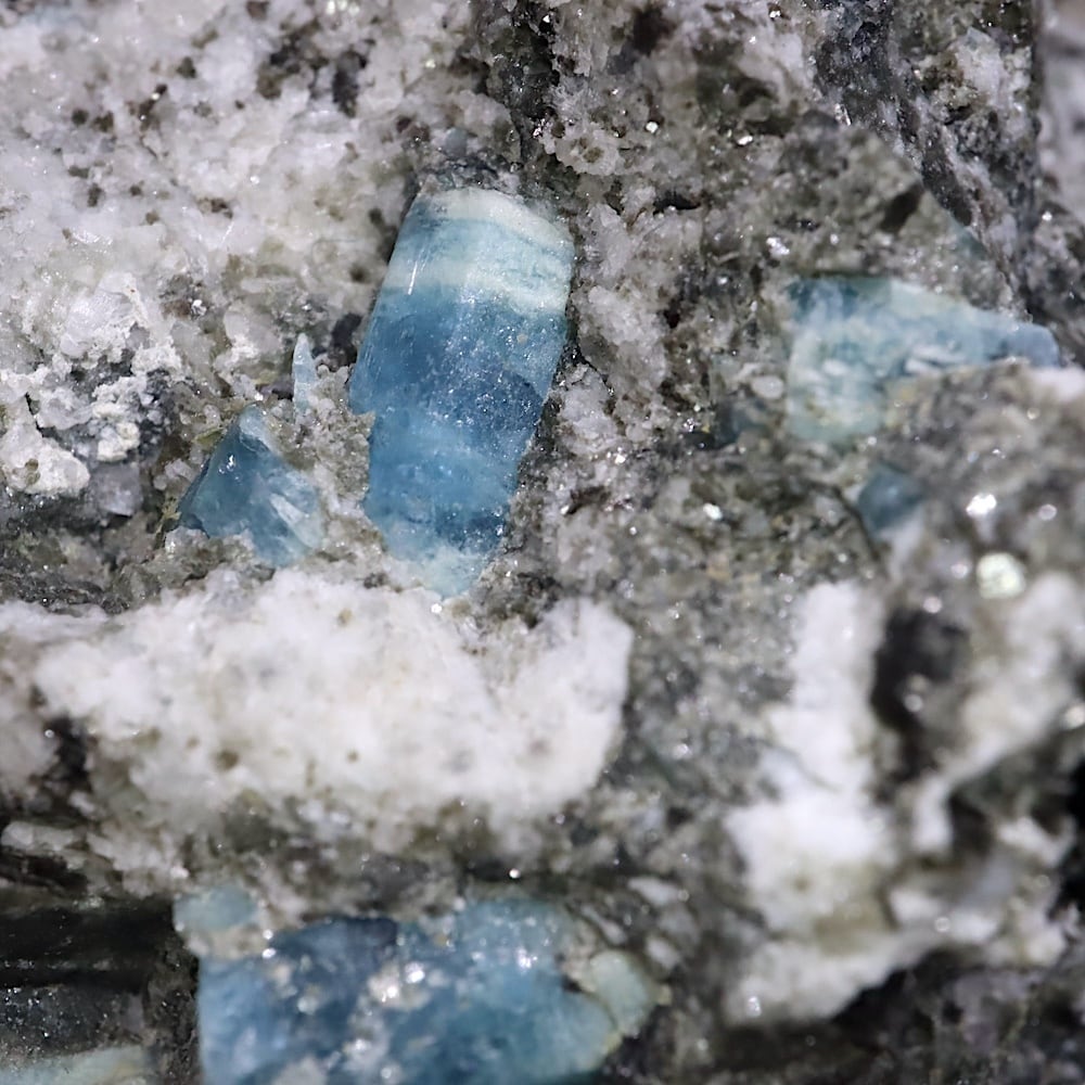 自主採掘！アクアマリン カリフォルニア産 205.4g AQ334 鉱物 原石