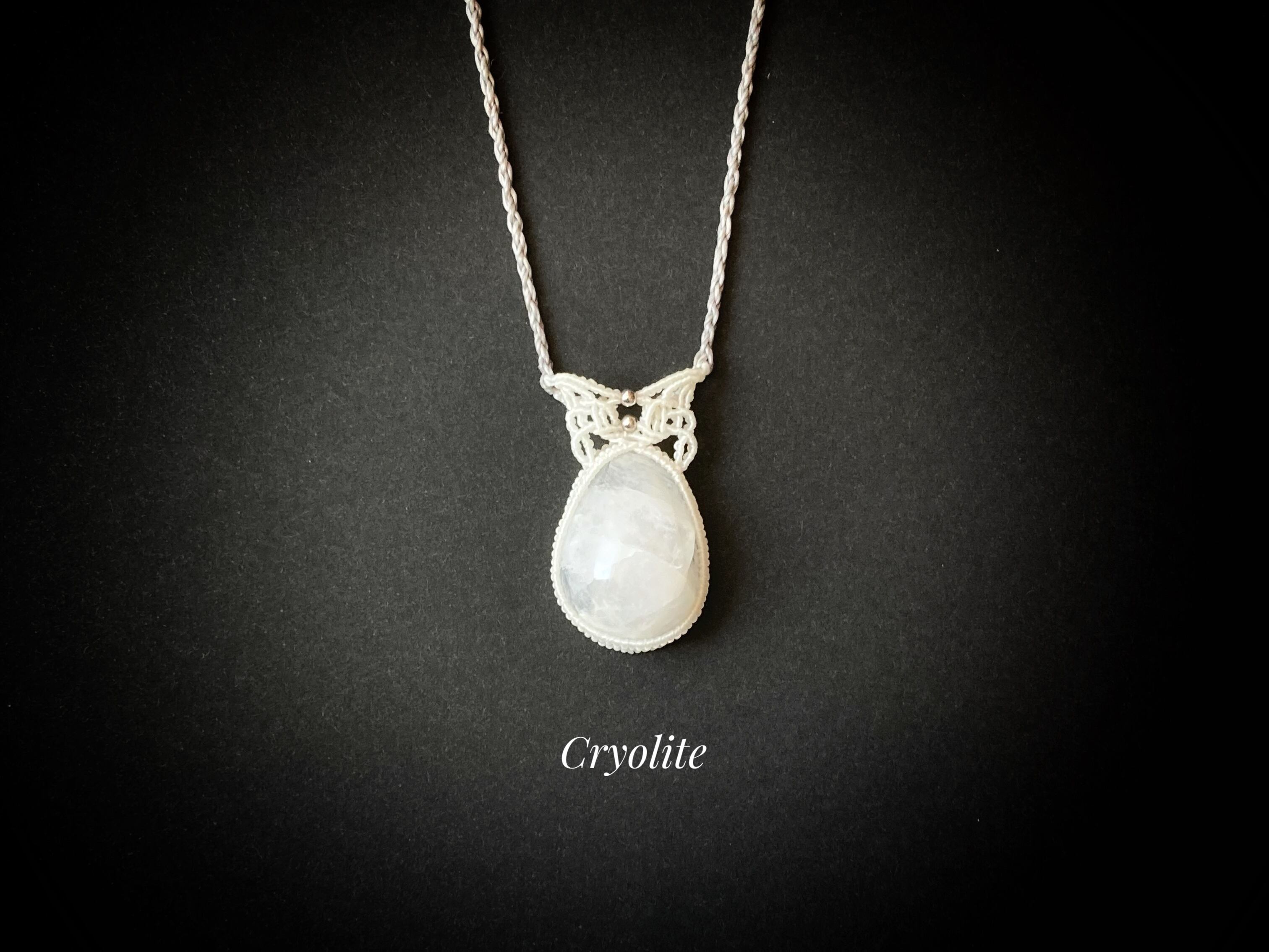 クリオライト macrame necklace