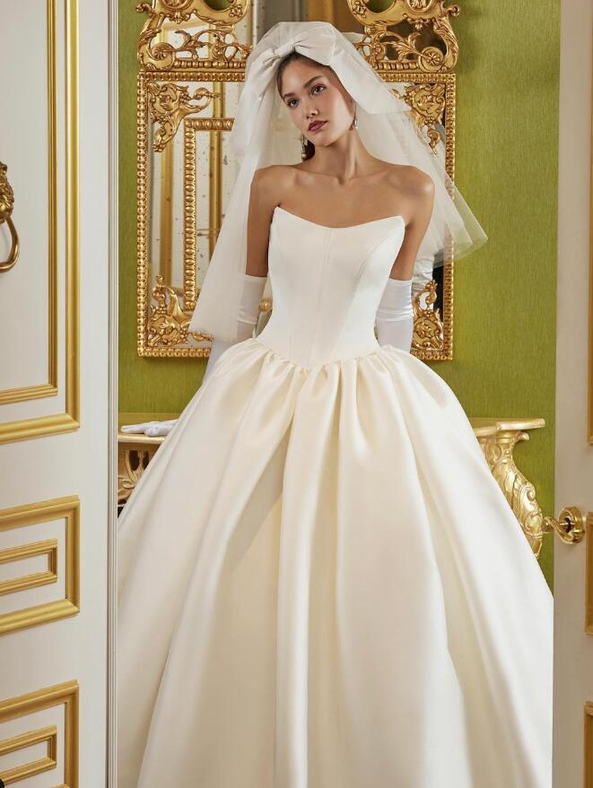 ウエディングドレス ふっくら柔らかなバックリボン ベアトップ  