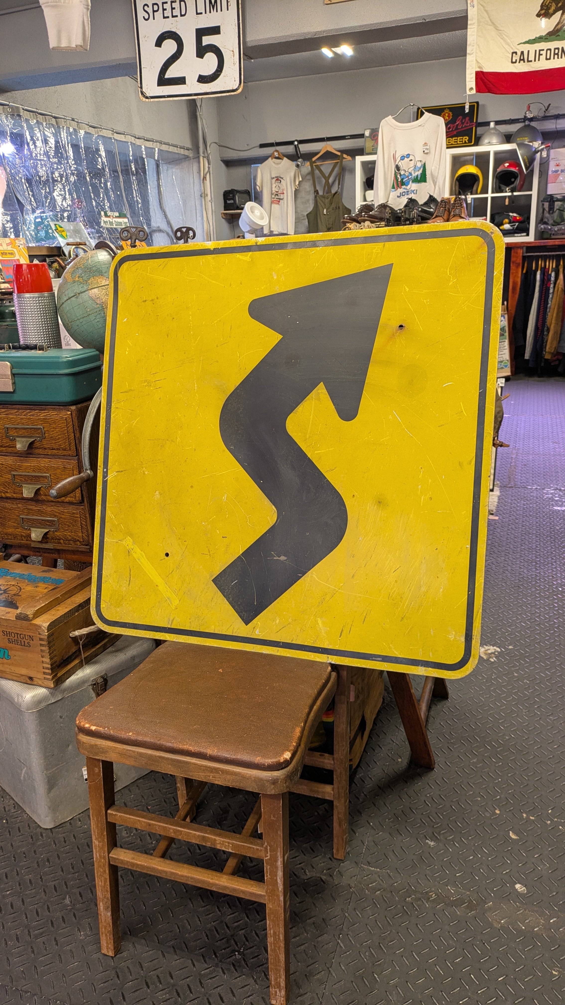 ロードサイン　SD Vintage RoadSign USA Metal Sign Yellow ビンテージ ロードサイン