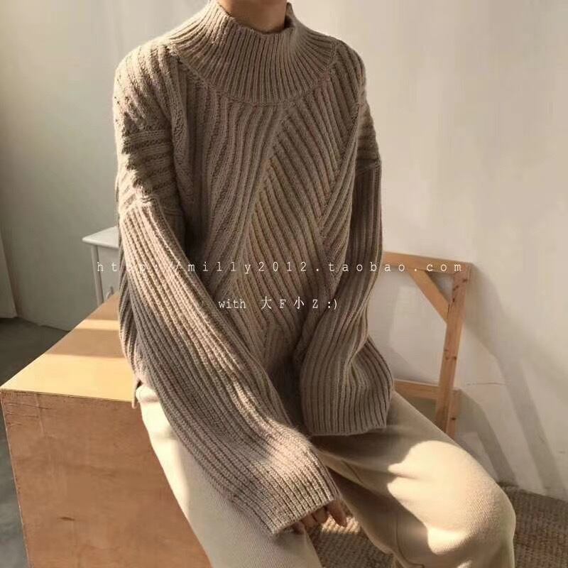 ハイネックニット