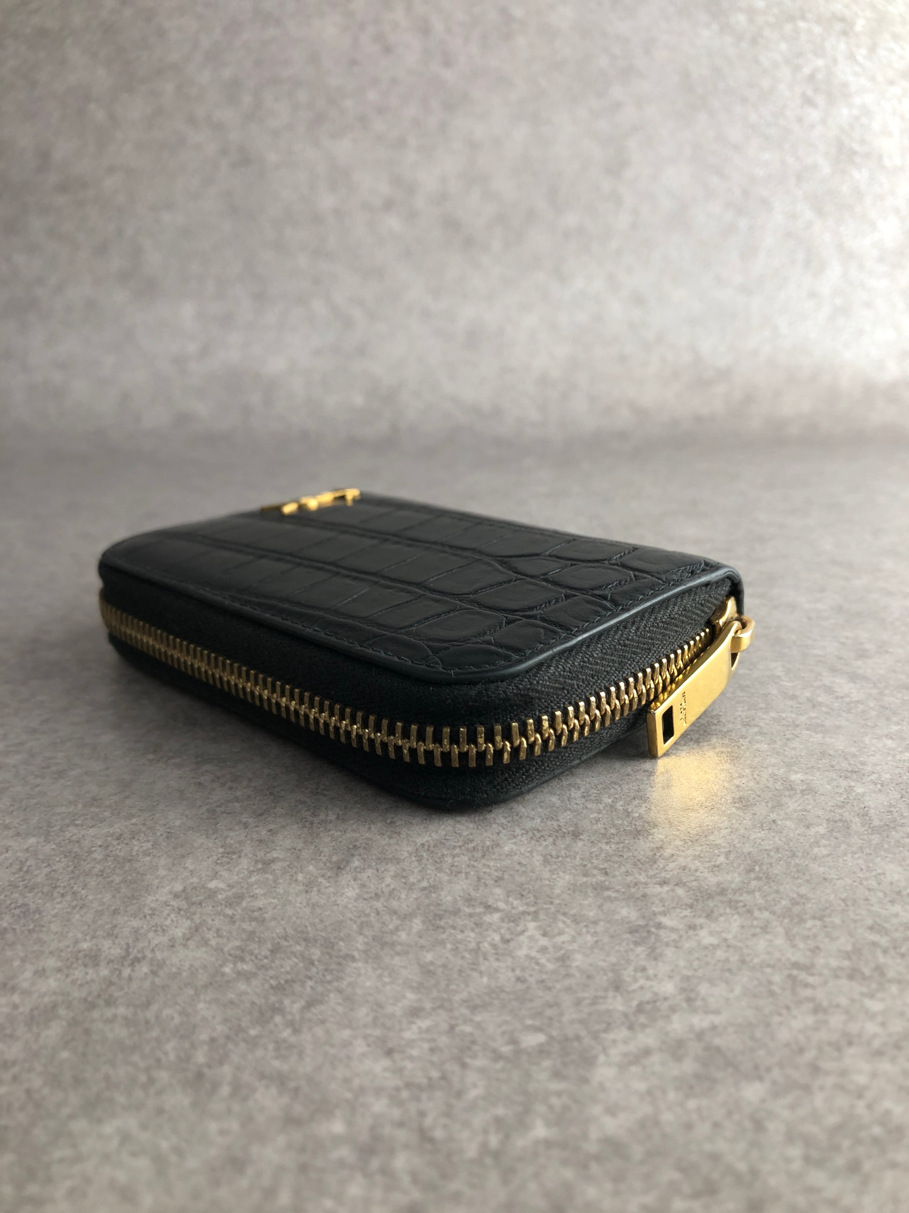 Yves Saint Laurent イヴ・サンローラン 財布 ブラック YSL レザー