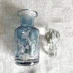 香水瓶 蓋付き瓶（小）　パールブルー　植物エッジング　 19ota1-3