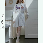 羽ばたきをとじ込めた刺繍ワンピース 《XU0178》