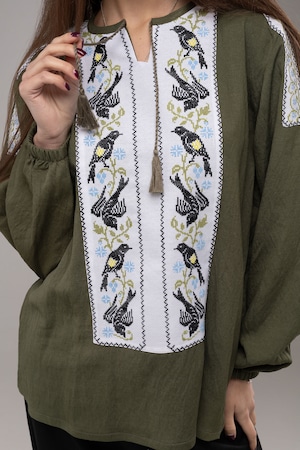 ウクライナ刺繍ヴィシヴァンカ　手刺繍　麻　レディース・フリーサイズ