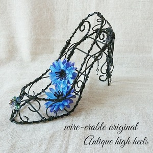 Antique high heels(ピアスホルダー)