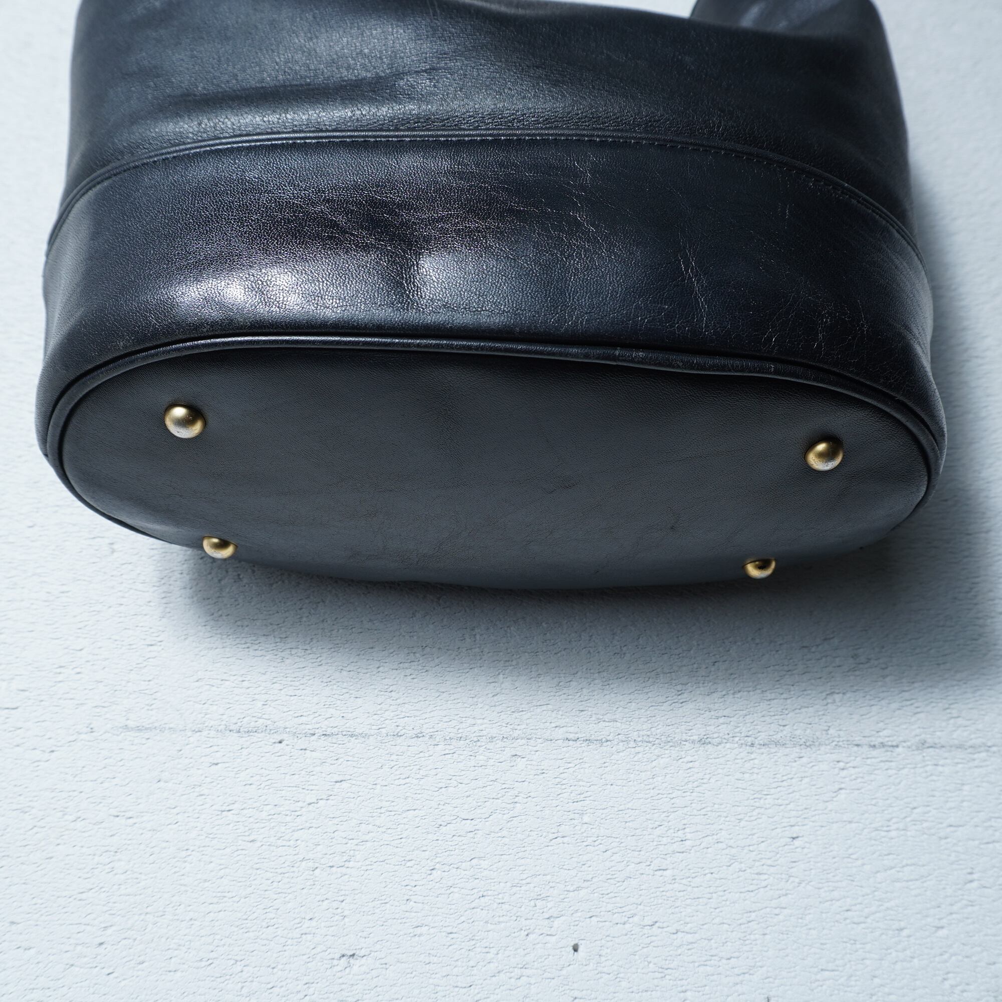 Courrèges】クレージュ エンボスロゴレザーショルダーバッグ black