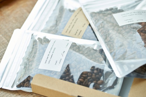 【定期便でお得】【送料無料】スペシャルティコーヒー100g　おまかせ　3種（豆のまま）