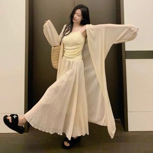 【送料無料】 カーディガン 2色 日焼け防止 UV サマーカーディガン ガウン 冷房対策 ロングコート アウター 羽織り ロング 長袖 フレア Aライン 透け感 シースルー アイボリー グリーン 大人カラー ニュアンスカラー 薄手生地 かわいい 大人可愛い 綺麗 シンプル カジュアル 大人 上品 おしゃれ お洒落 大人女子 こなれ感 エレガント コンサバ 定番アイテム 体型カバー 無地 夏 女性 レディース ママ 30代 40代 デート お出かけ 女子会 お呼ばれ お茶会 授業参観 休日 アウトドア