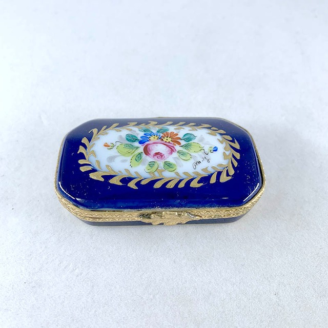 陶器の小物入れ　ロイヤルブルー　お花柄　浅型　手描き小物　 18otb15-2