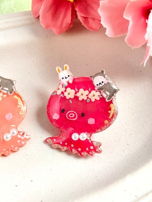 『たこちゃんの花飾り』ブローチ