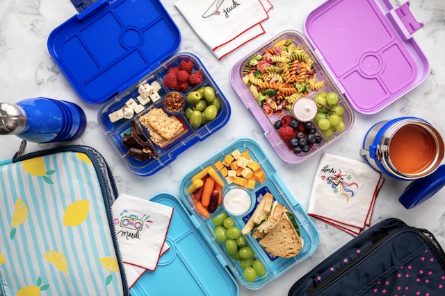 Yumbox (ヤムボックス）leakproof お弁当箱 660ml Original (Mサイズ)  - ブルー- 宇宙