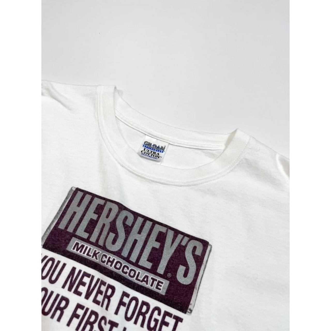 00s HERSHEY'S Logo Tee Size L