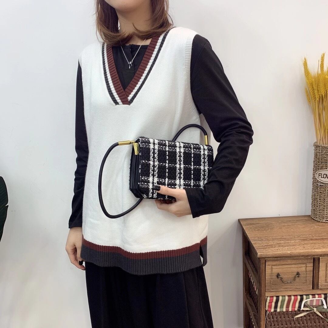 チェック柄ショルダーバッグ