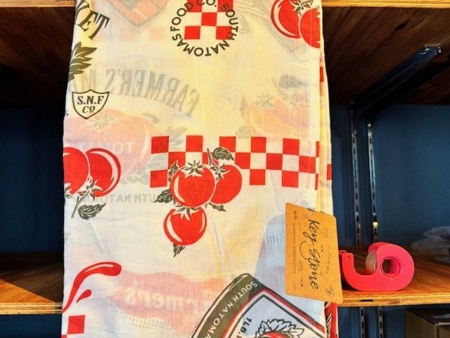 アメリカンレトロカーテン [サイズ: 高さ1800×横1000] [カラー: トマト]