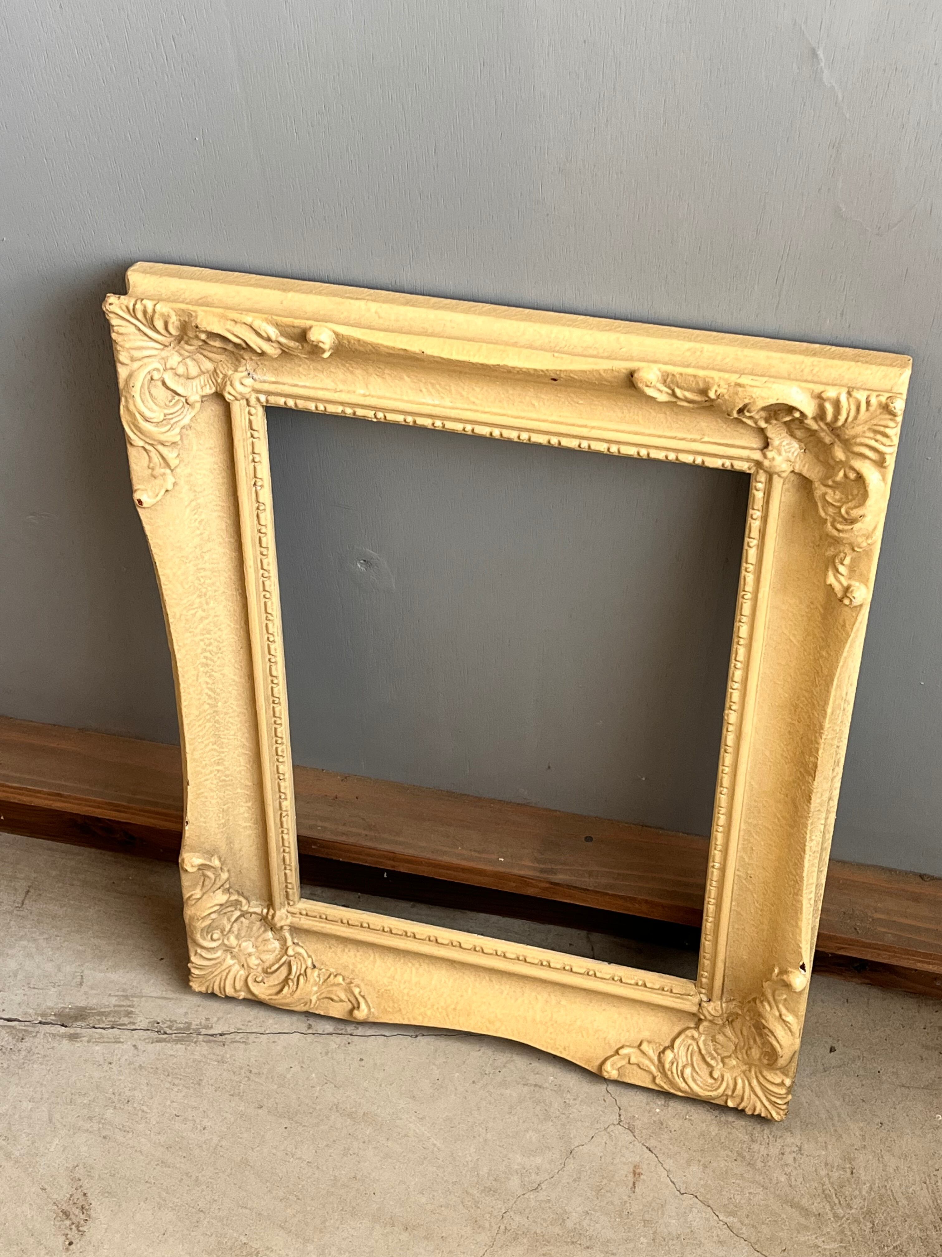 古い洋風の写真館で使うような額縁＊レトロ 洋館にある額縁 | Legacy Market［レガシーマーケット］｜古道具