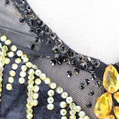 社交ダンス 衣装 The ONE ザワン スタンダードドレス ワンピース ドレス フロート レース 黒 黄色 グラデーション デモ 競技 ダンス パーティ 発表会 ベロア ブラック系 イエロー系 高級感 フロア映え ドレス美しい デモ用 カラフル グラデーションドレス スタンダードダンス衣装 おしゃれ ダンスイベント 競技用ドレス