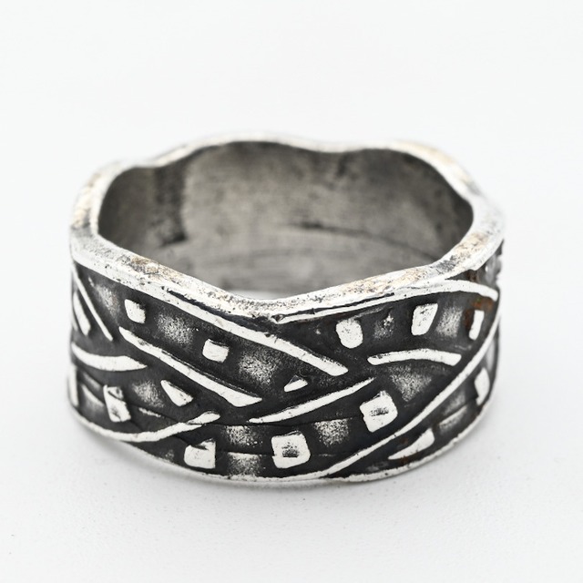 Ornate Design Wavy Shape Ring #8.0 / Ireland
