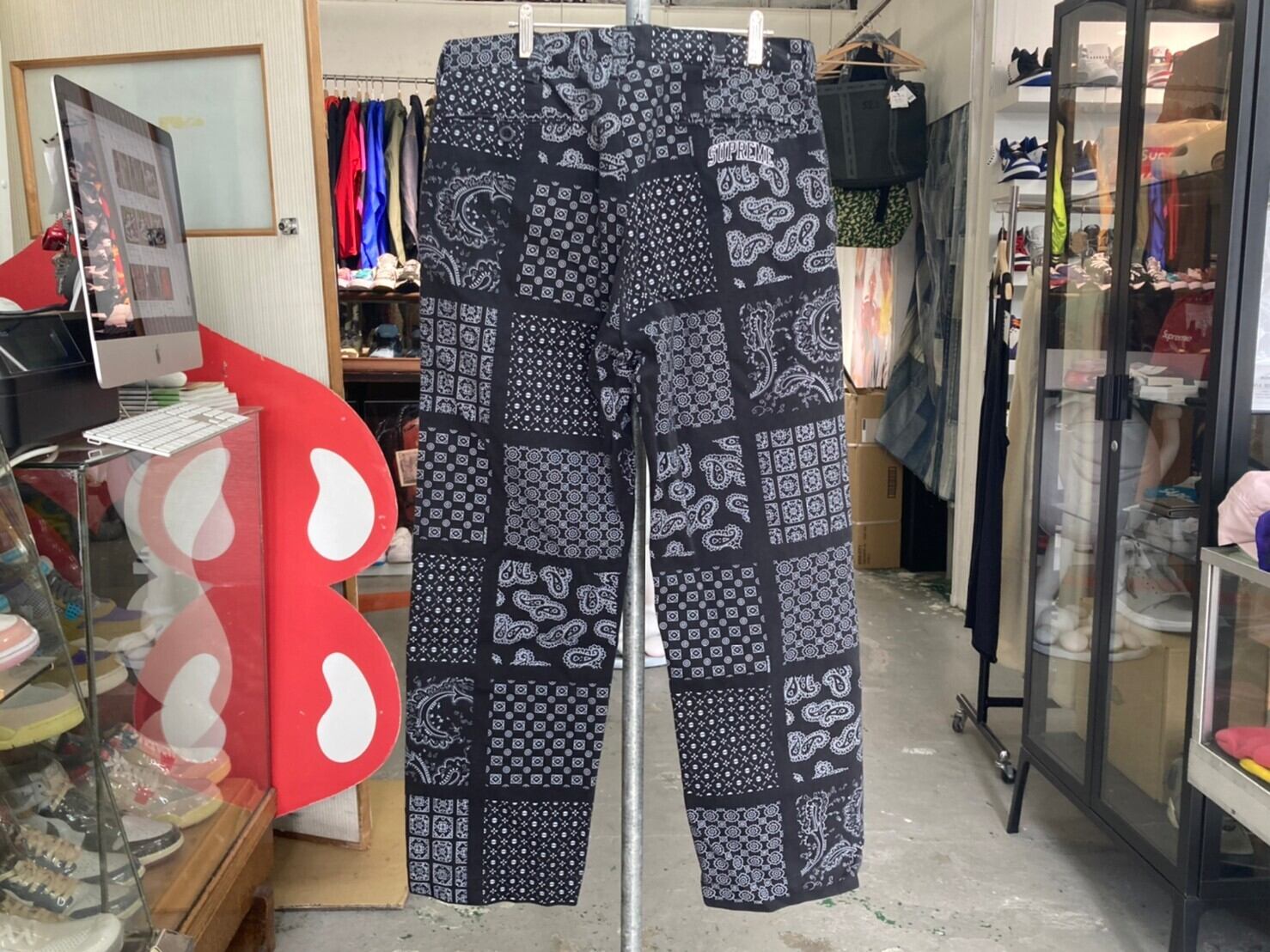 Supreme PAISLEY GRID CHINO PANT 30 BLACK 34624 | BRAND BUYERS OSAKA