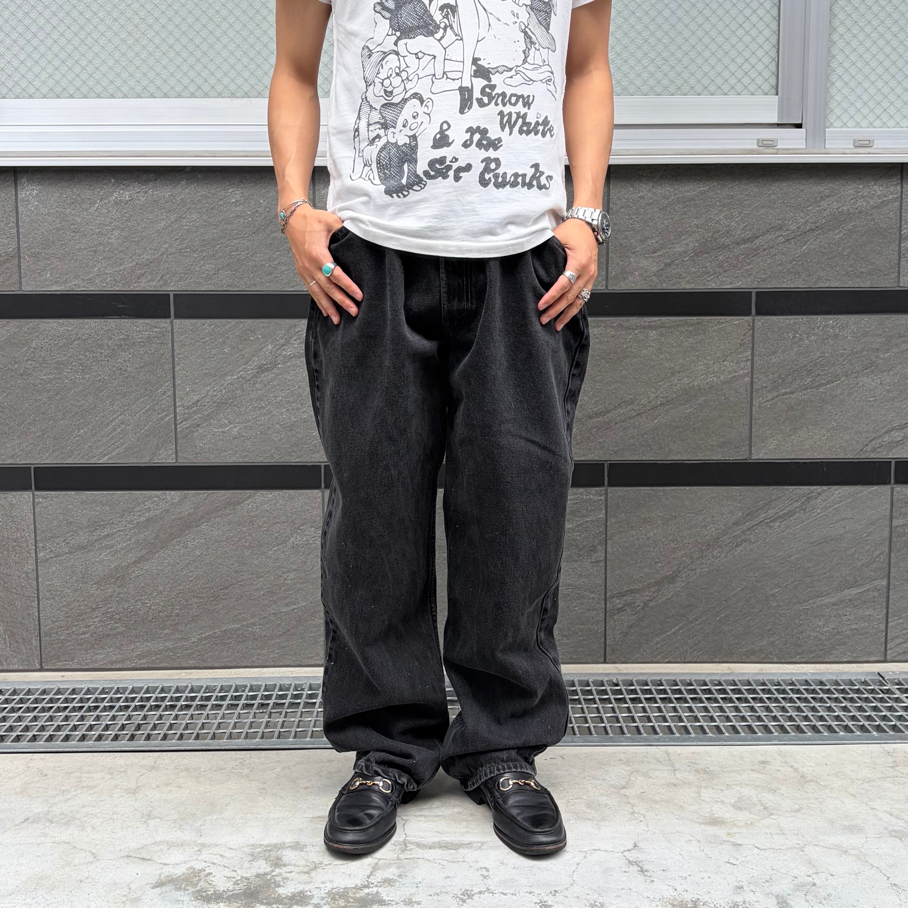 Levi's 550 RELAXED FIT Black Denim Pants Made in LESOTHO W38L32