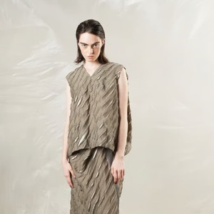 Diagonal Cut Washi Jacquard V-Neck Top