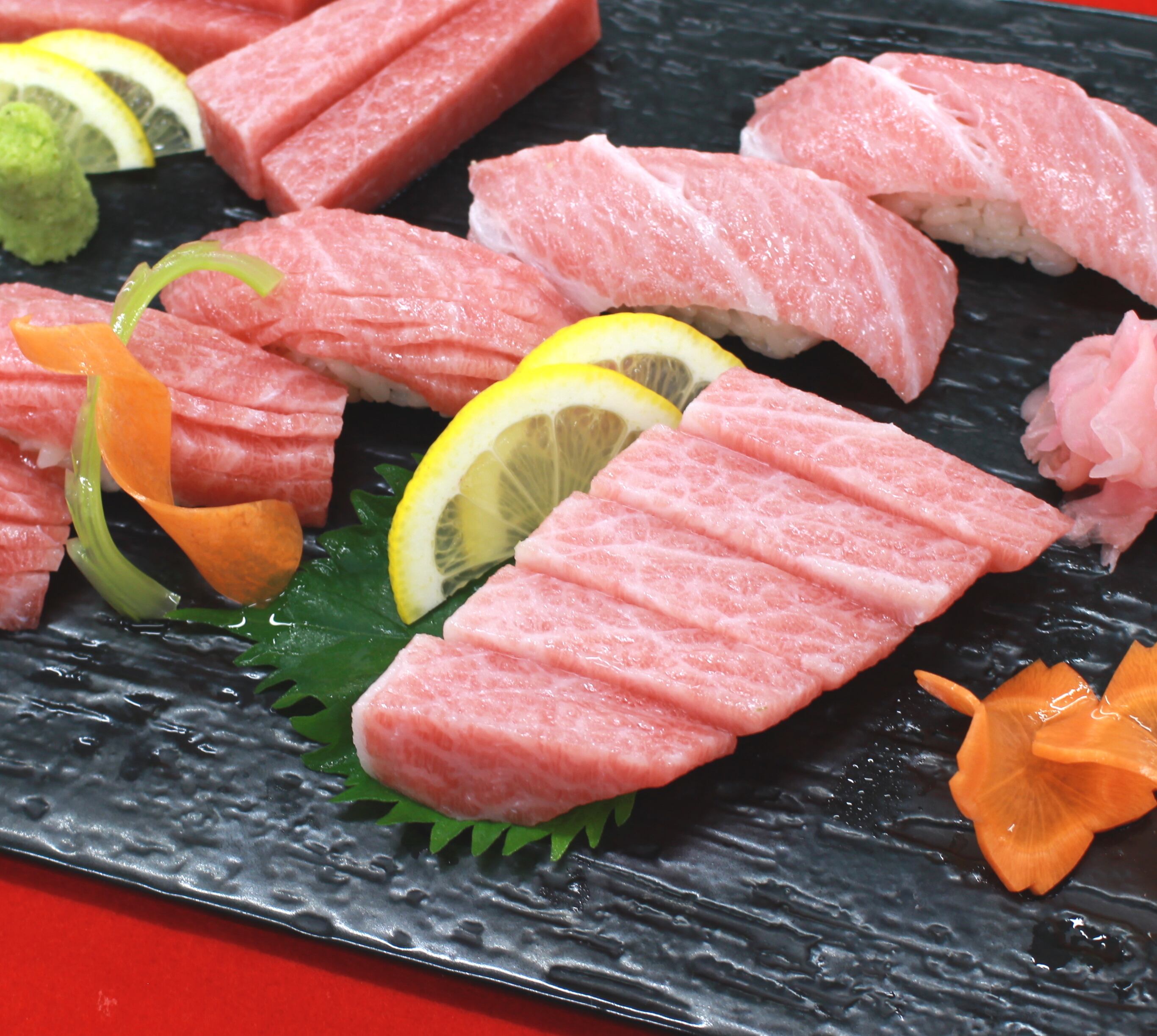 本マグロ500g/特上中トロ【料亭御用達】市場直送 by 祇園京格 | 祇園京格