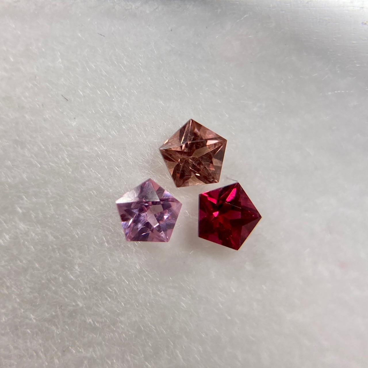 スピネル 星のブローチ 3点セット　約3mm*3mm No.3-2