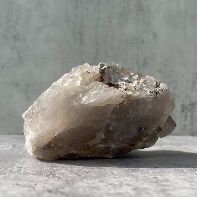 ブラジル・バイーア州ノーヴォ・オリゾンテ産【ルチルクォーツ（金針水晶）】③ 鉱物 天然石 パワーストーン