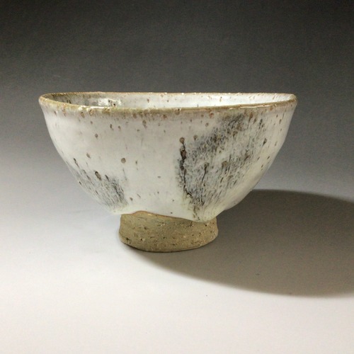 白萩鉄釉茶碗