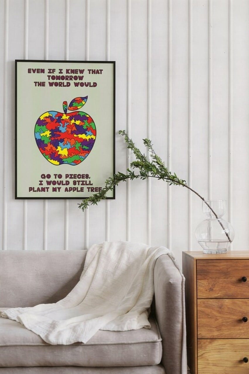 DHD(M)055【フレーム付きインテリアポスターA2　迷彩リンゴ】